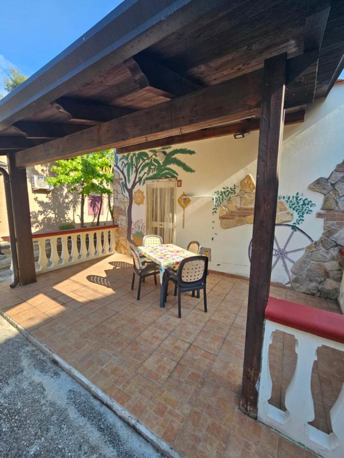 Casa Vacanze Leonardo 페스키치 외부 사진