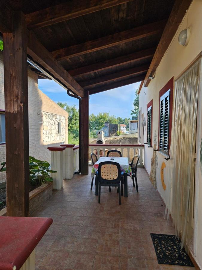 Casa Vacanze Leonardo 페스키치 외부 사진
